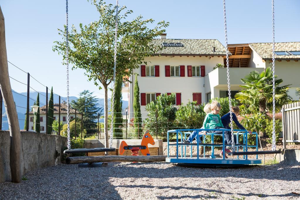 Ferienwohnungen Hochbrunner Terlano Buitenkant foto